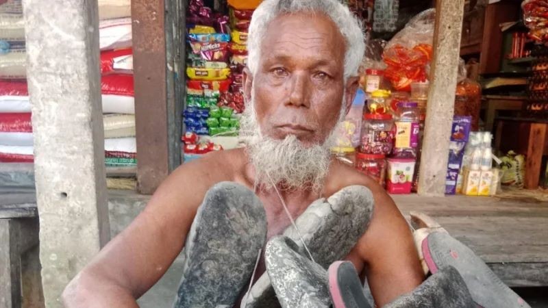 ফরিদপুরে শিশু ধর্ষণের অভিযোগে বৃদ্ধকে জুতার মালা, থানায় মামলা